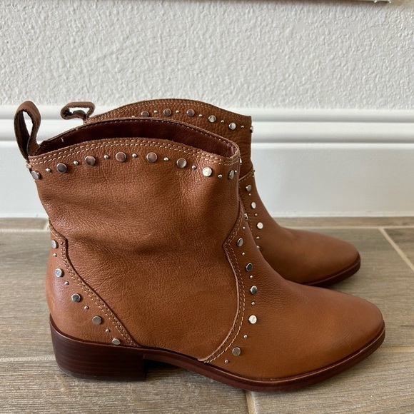 Dolche Vita Tobin Studded Booties. New - Picture 3 of 6